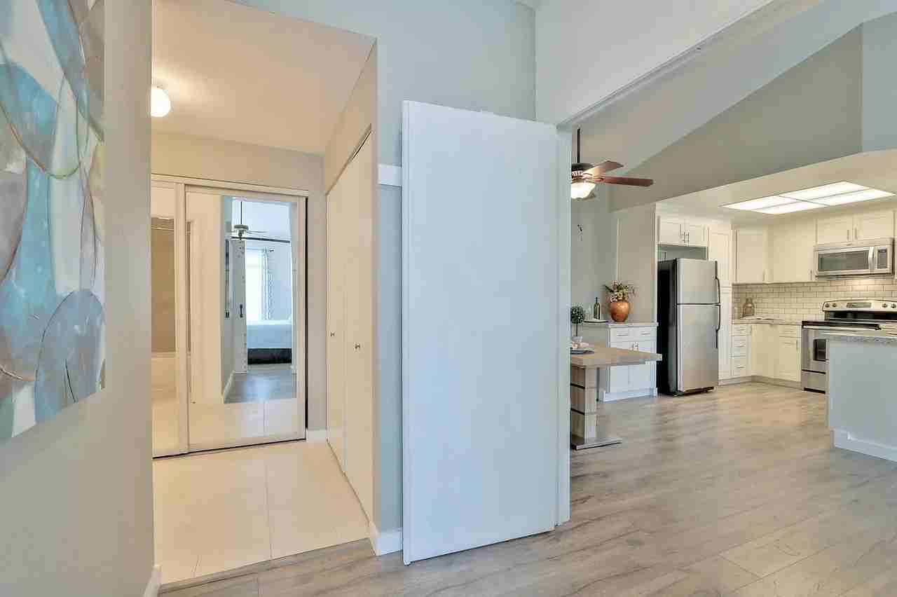 125 Hobson St - Photo 3 of 19