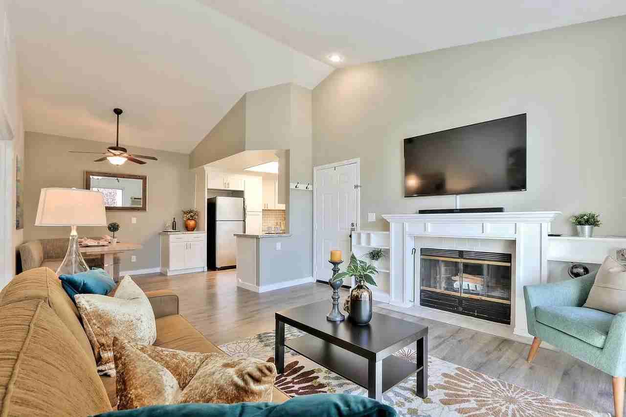 125 Hobson St - Photo 5 of 19