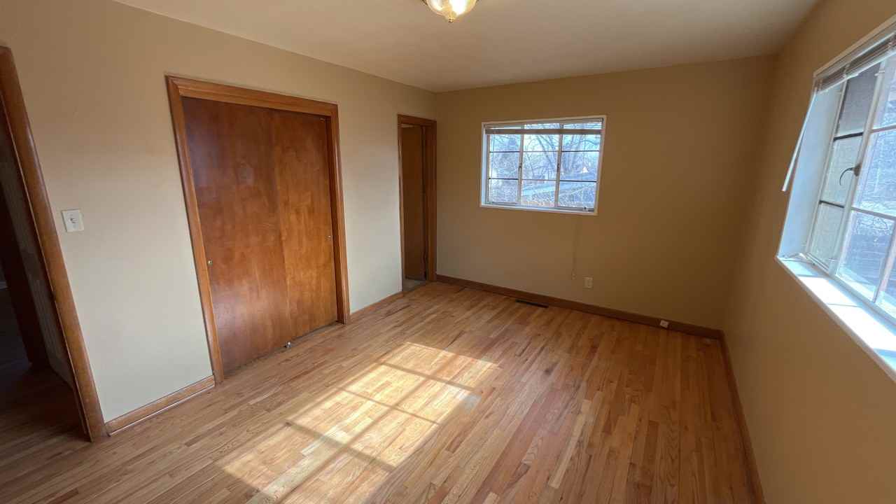 1004 Vega Dr - Photo 5 of 10