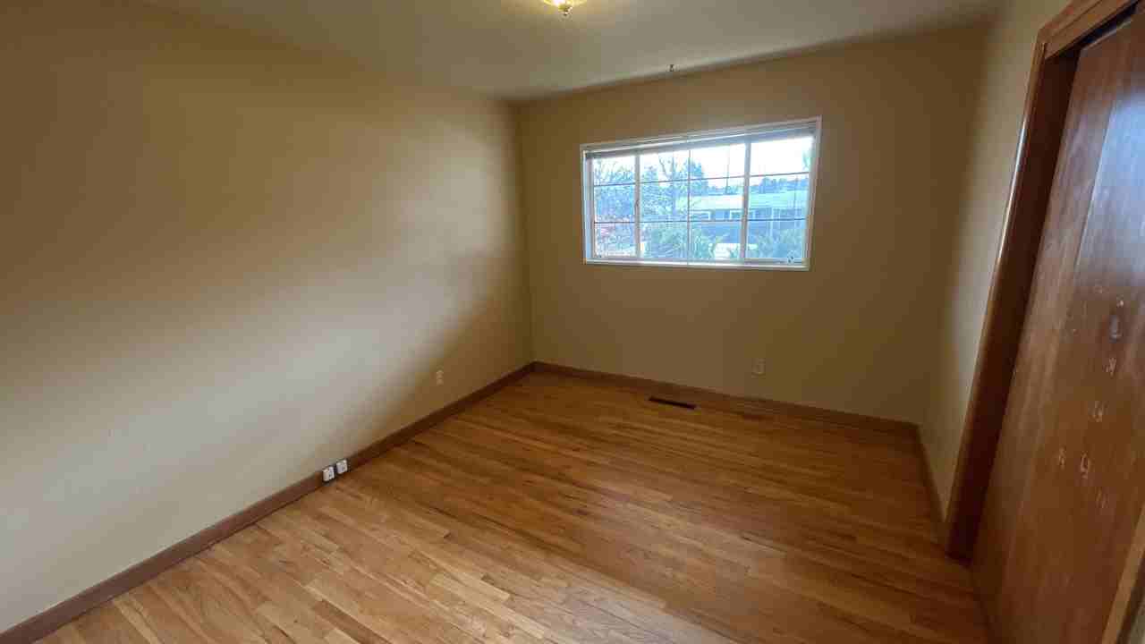 1004 Vega Dr - Photo 7 of 10