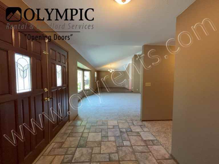 5409 Glenmore Dr Se - Photo 5 of 32