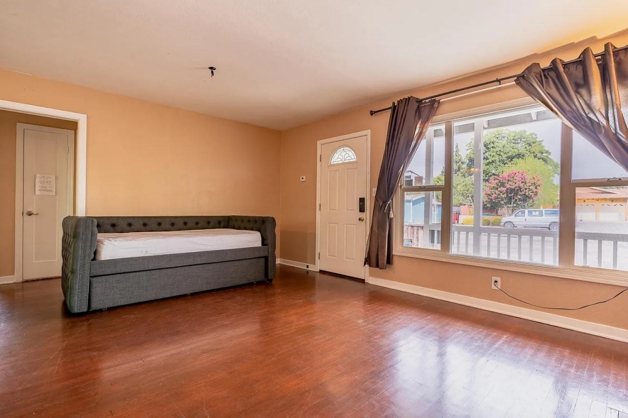 1 W Winton Ave - Photo 5 of 12