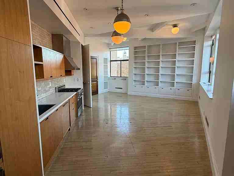 2 Cornelia St - Photo 2 of 7