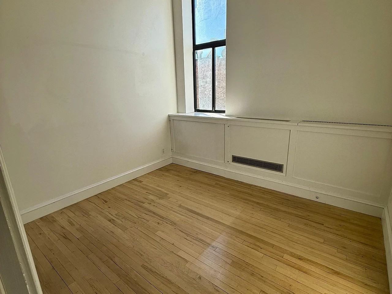2 Cornelia St - Photo 7 of 7