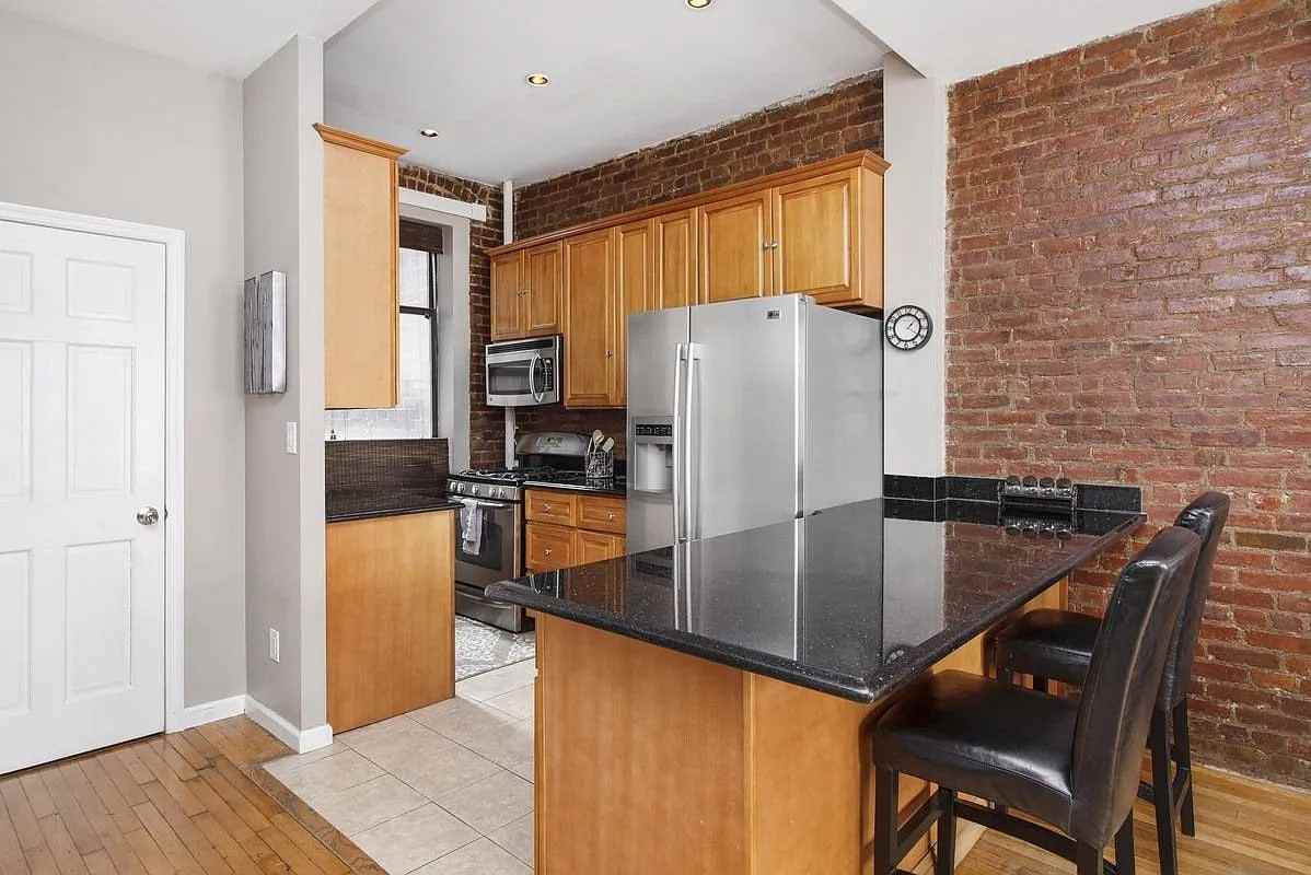 10 W 93Rd St - Photo 6 of 7