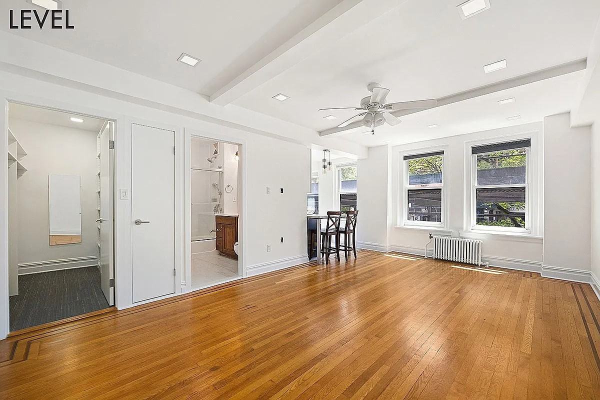 200 W 108Th St - Photo 2 of 9