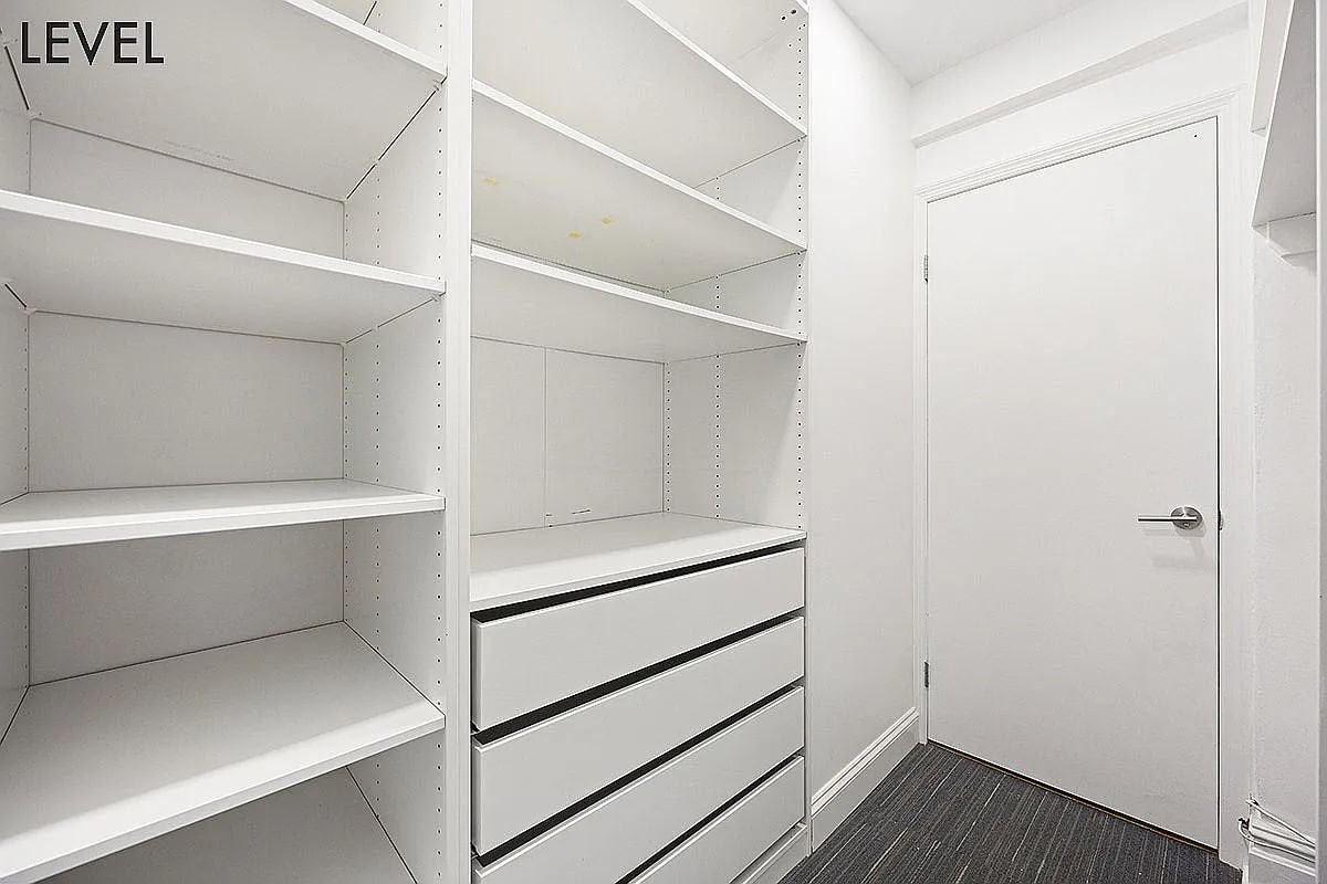 200 W 108Th St - Photo 5 of 9