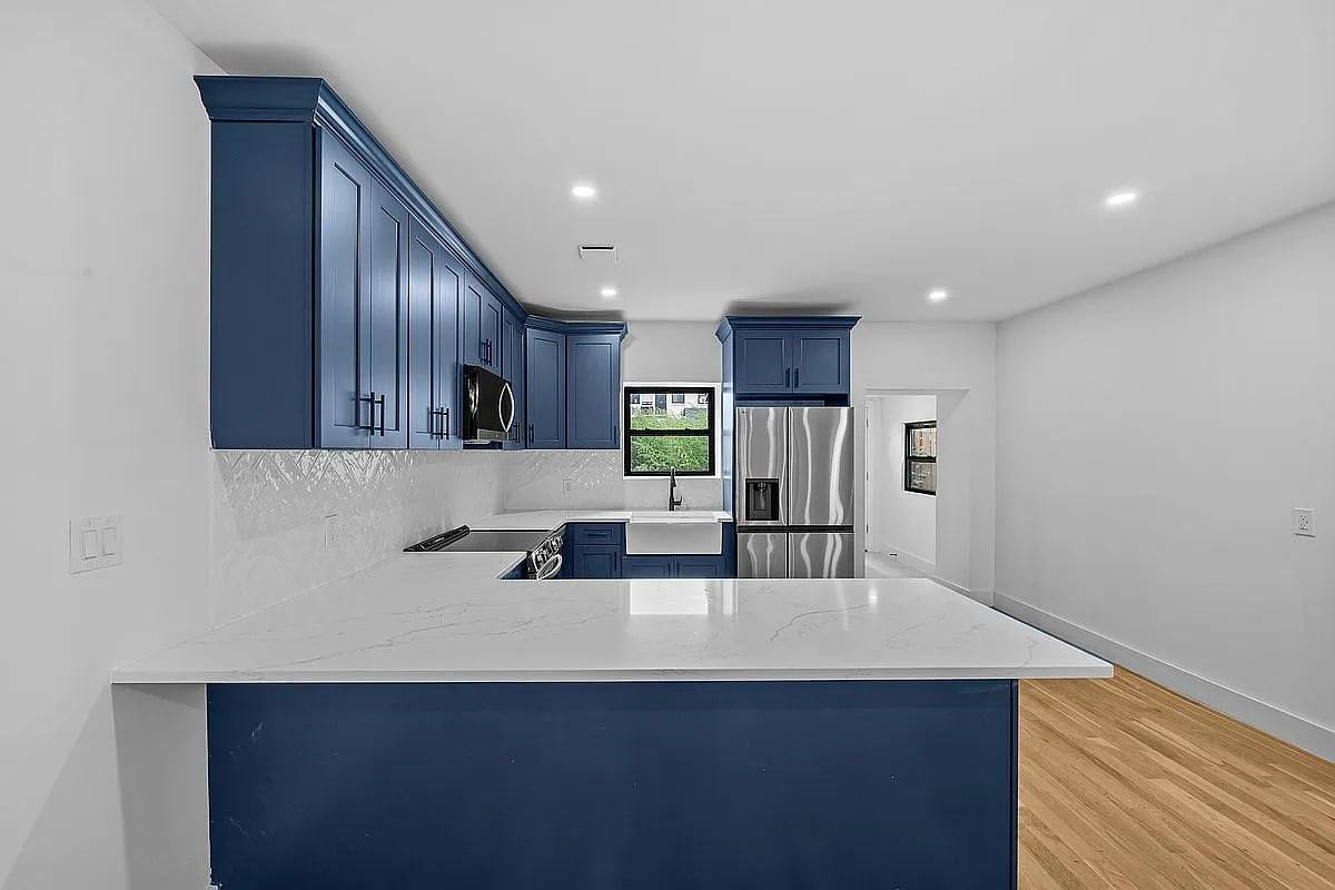 371 Grant Ave - Photo 2 of 12