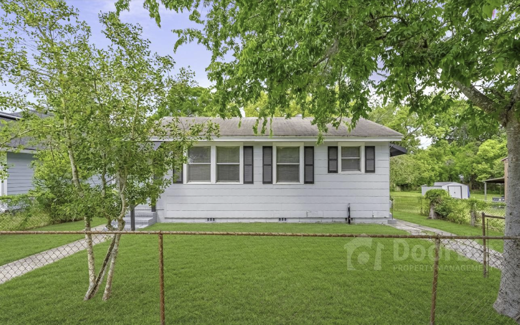 6716 Perry St - Photo 2 of 22