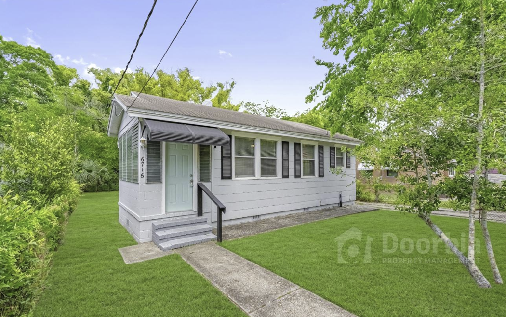 6716 Perry St - Photo 3 of 22