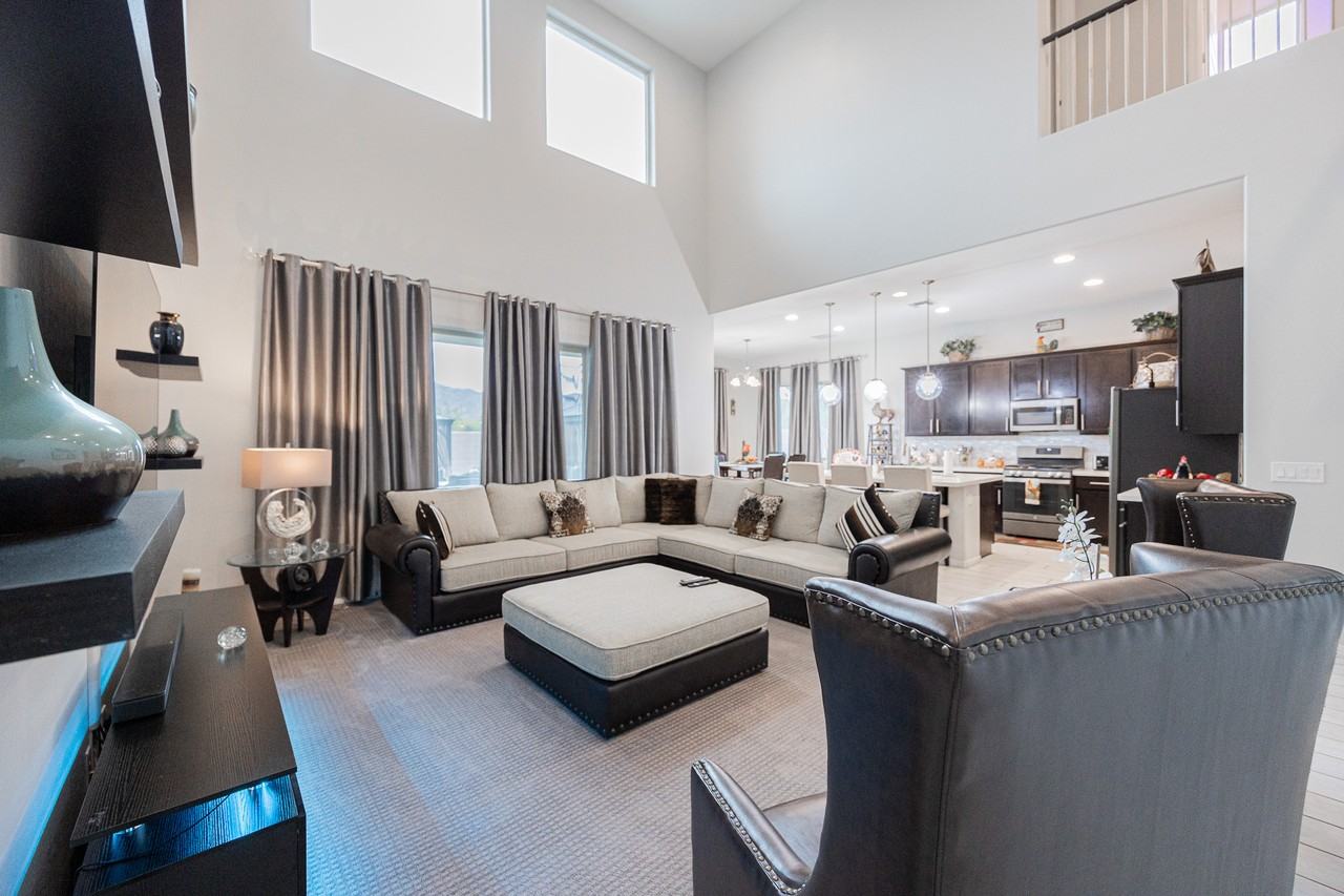 11777 S 51st Dr - Photo 6 of 50