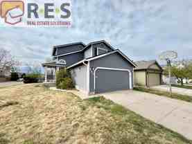 652 Longfellow Ln - Photo 1 of 1