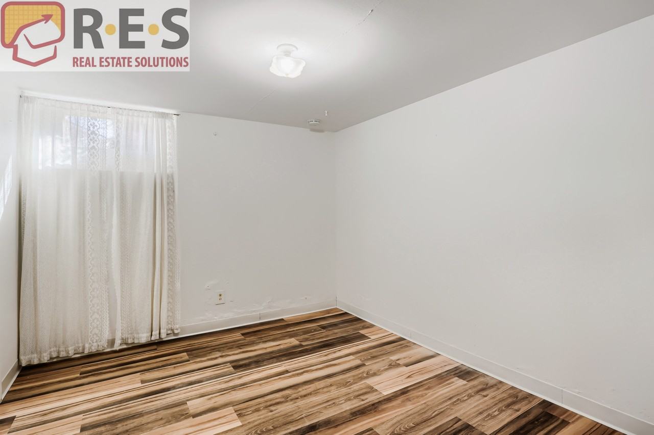 1320 Holly St - Photo 3 of 17