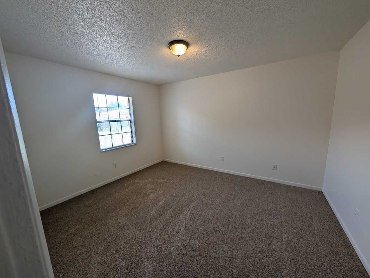 607 Kansas Ave - Photo 5 of 9