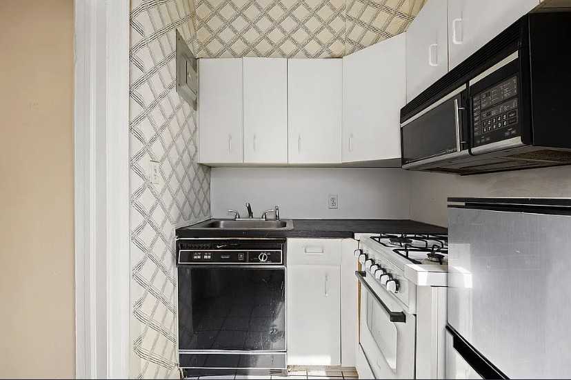 622 W 114th St #41A - Photo 6 of 9