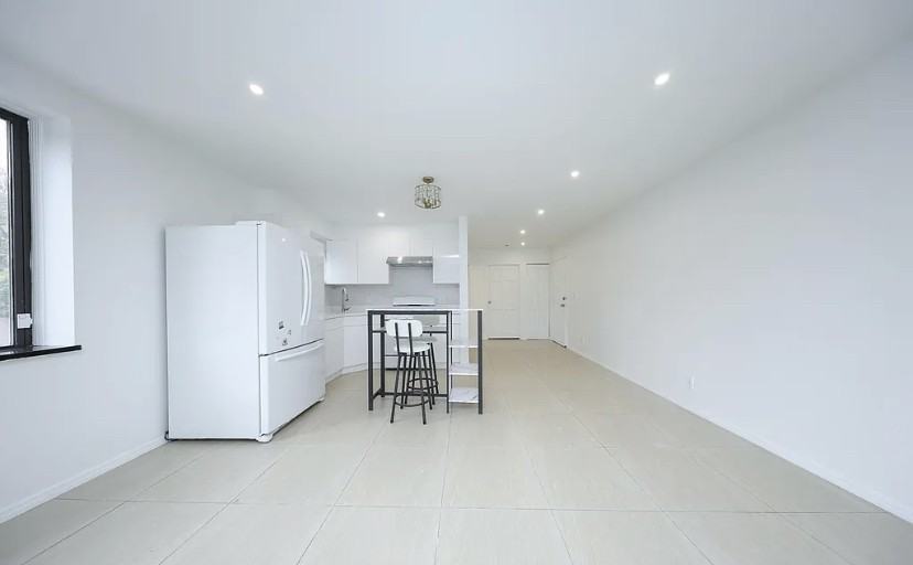 420 64th St #2E - Photo 2 of 9