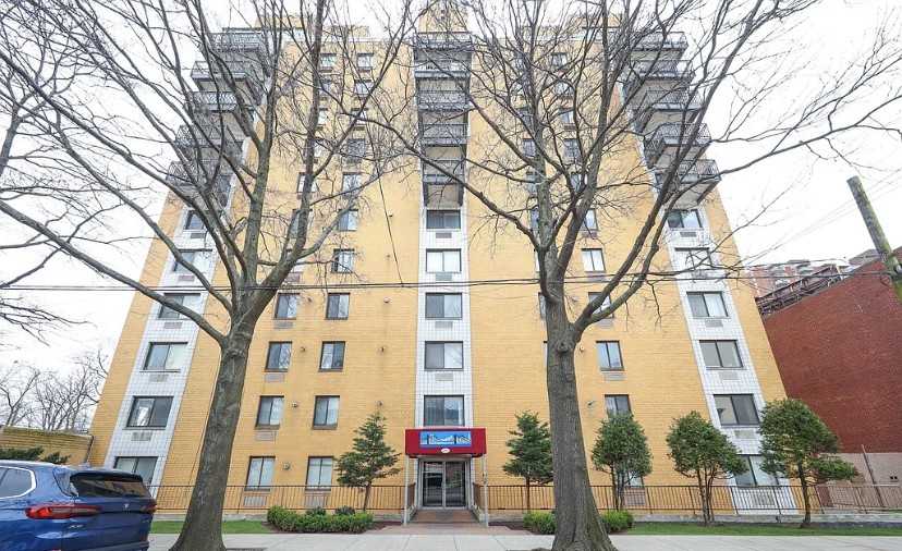 420 64th St #2E - Photo 4 of 9