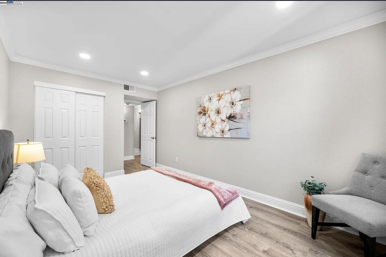 3841 Vineyard Ave - Photo 2 of 7