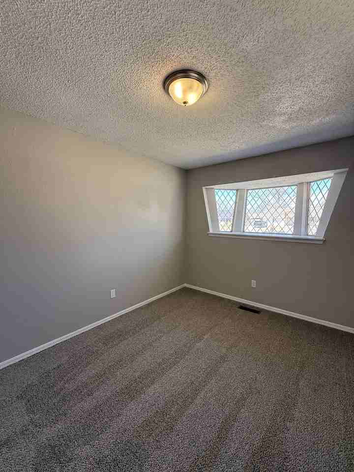 608 Sw 23rd St - Photo 6 of 15