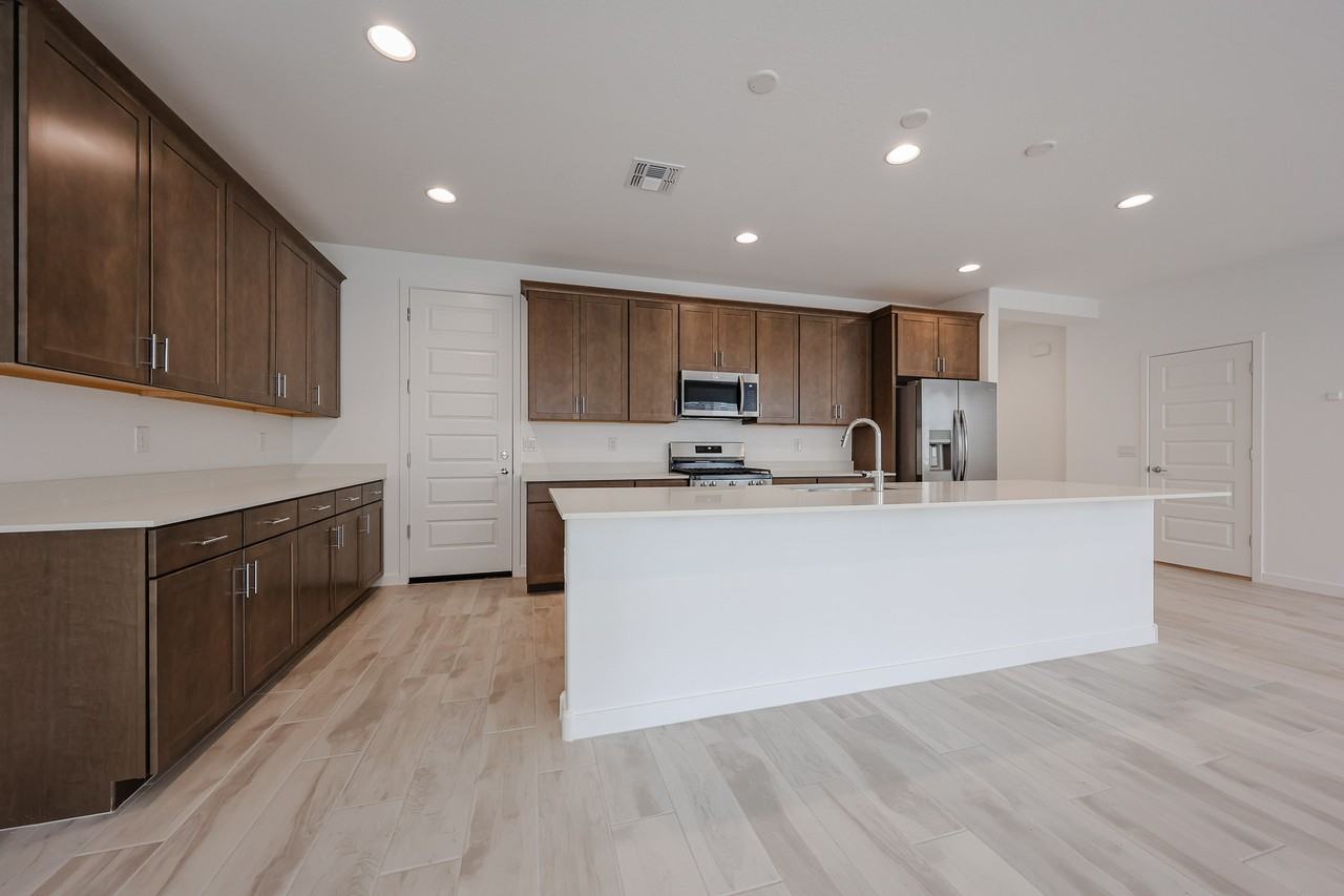 10151 E Ulysses Ave - Photo 5 of 38