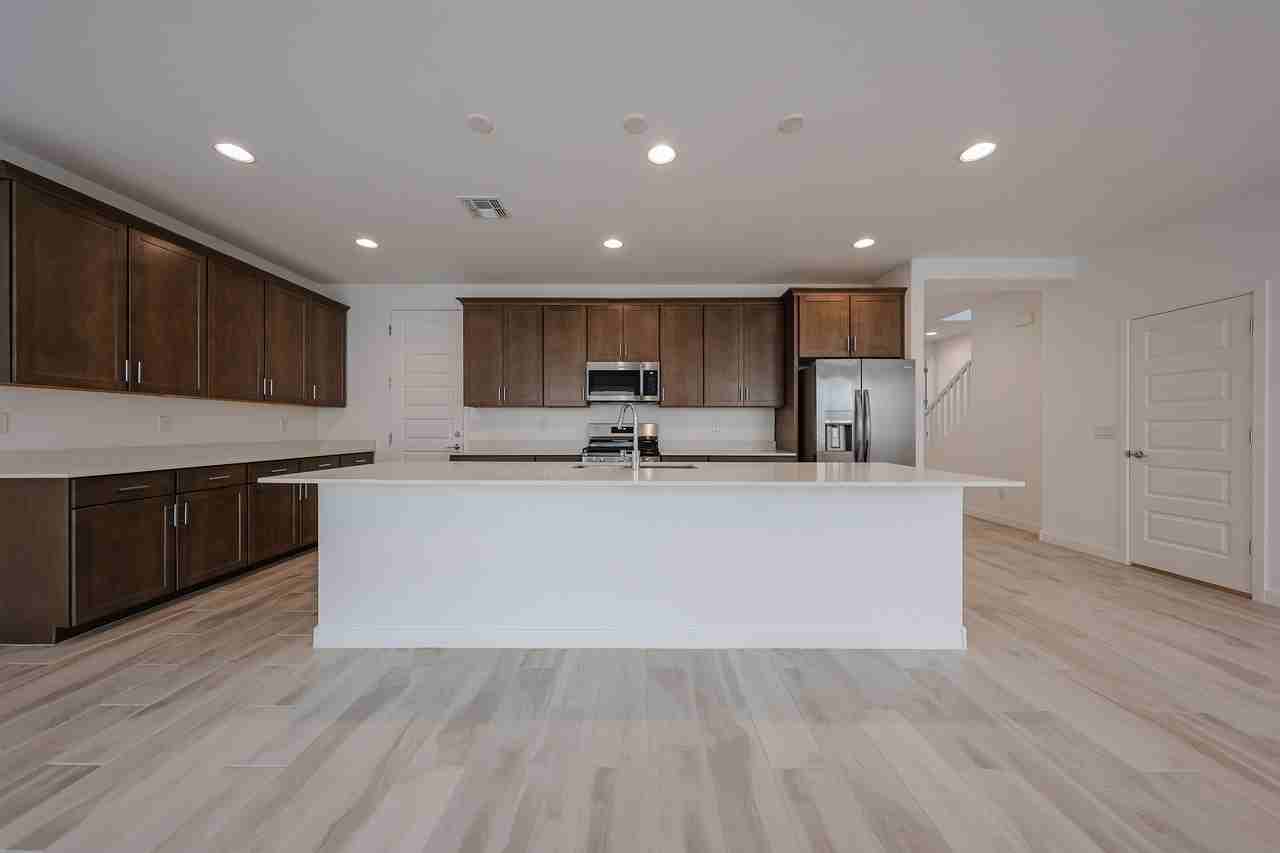 10151 E Ulysses Ave - Photo 6 of 38