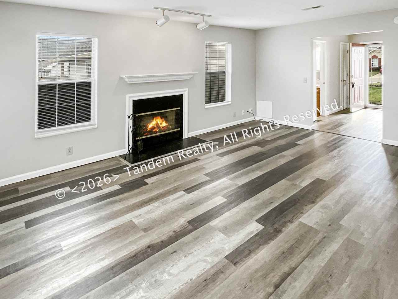 512 Selsey Ct S - Photo 4 of 19