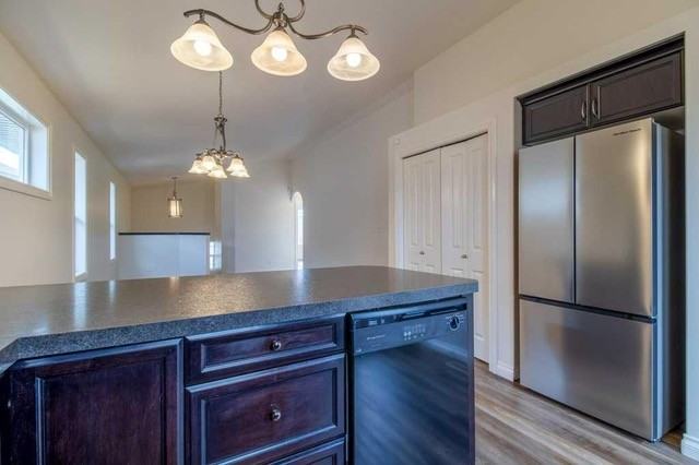 24 Trimble Close Uppr - Photo 6 of 14