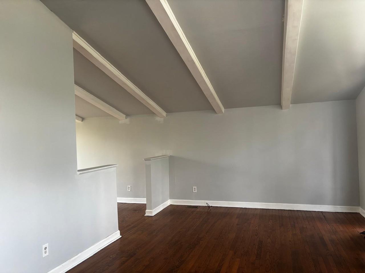 4809 Thornwood Rd - Photo 2 of 12