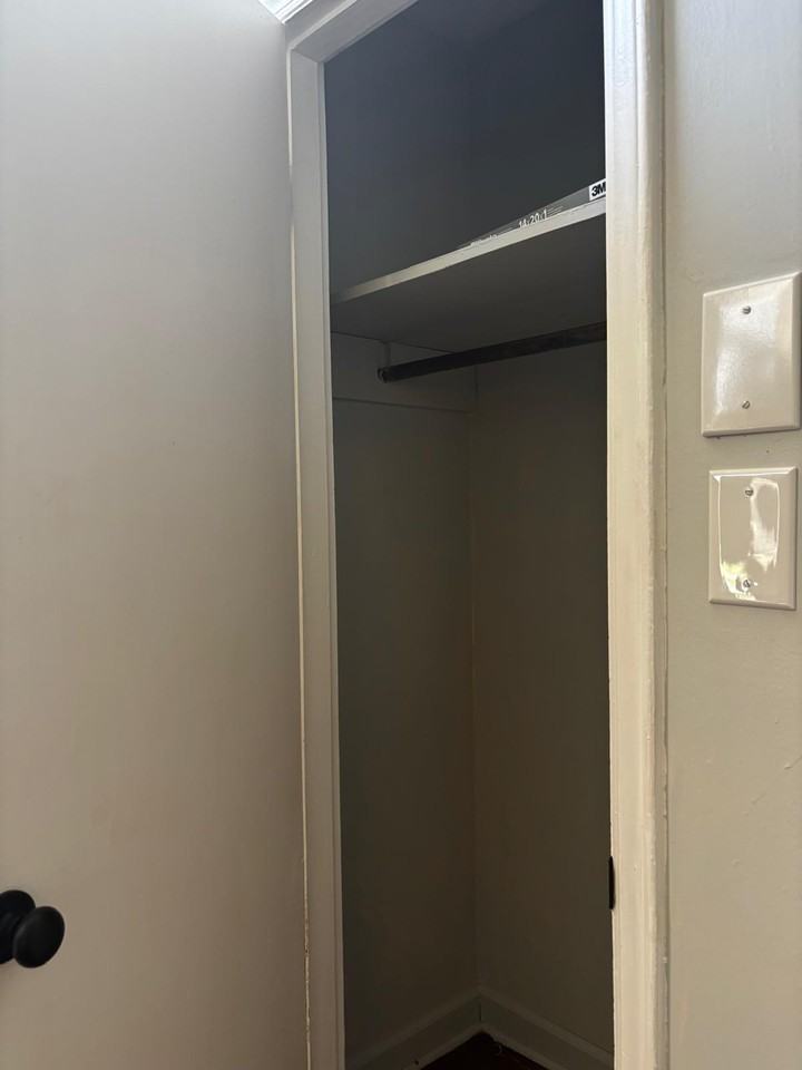 4809 Thornwood Rd - Photo 5 of 12