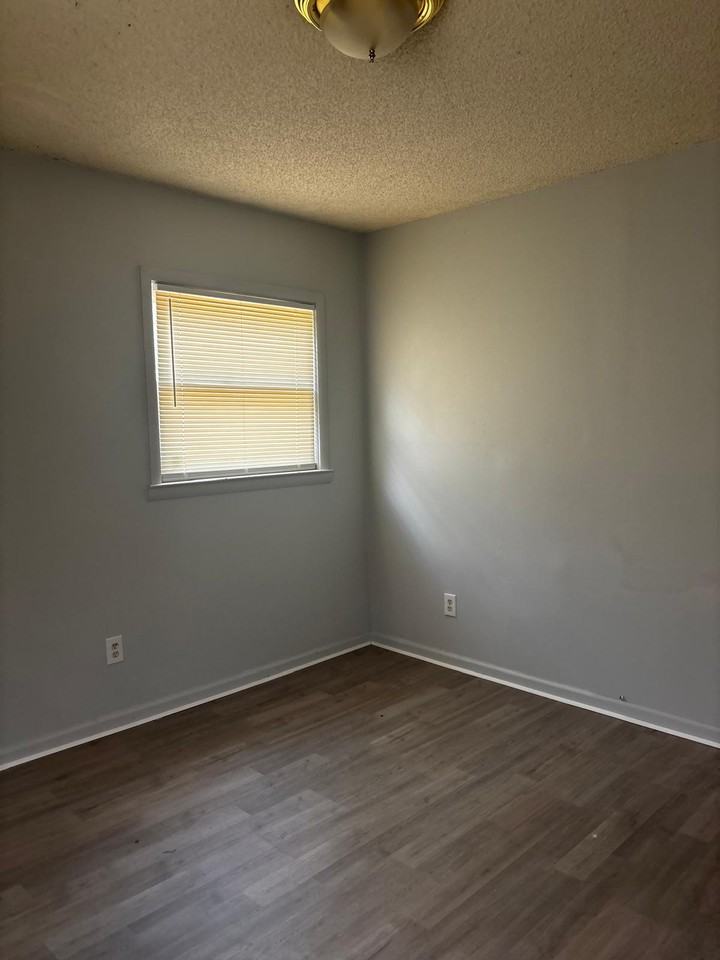 4809 Thornwood Rd - Photo 6 of 12