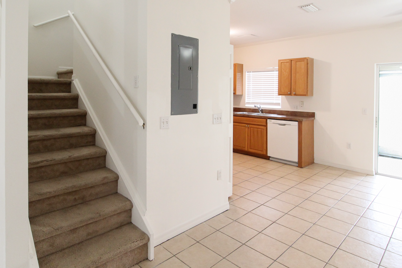 6209 Flagfish Ct #102 - Photo 5 of 26