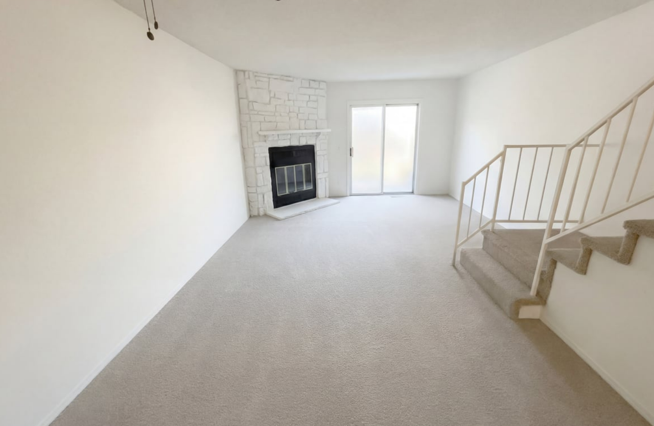 3437 Queen Anne Way - Photo 2 of 21