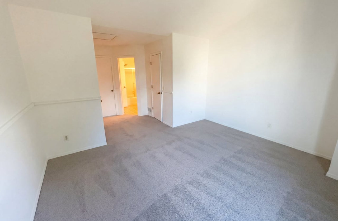 3437 Queen Anne Way - Photo 3 of 21