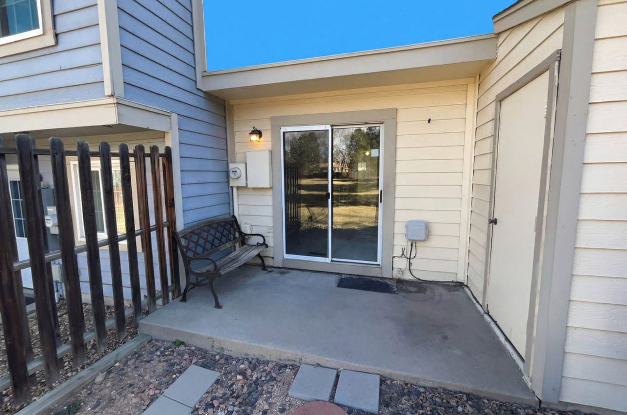 3437 Queen Anne Way - Photo 4 of 21