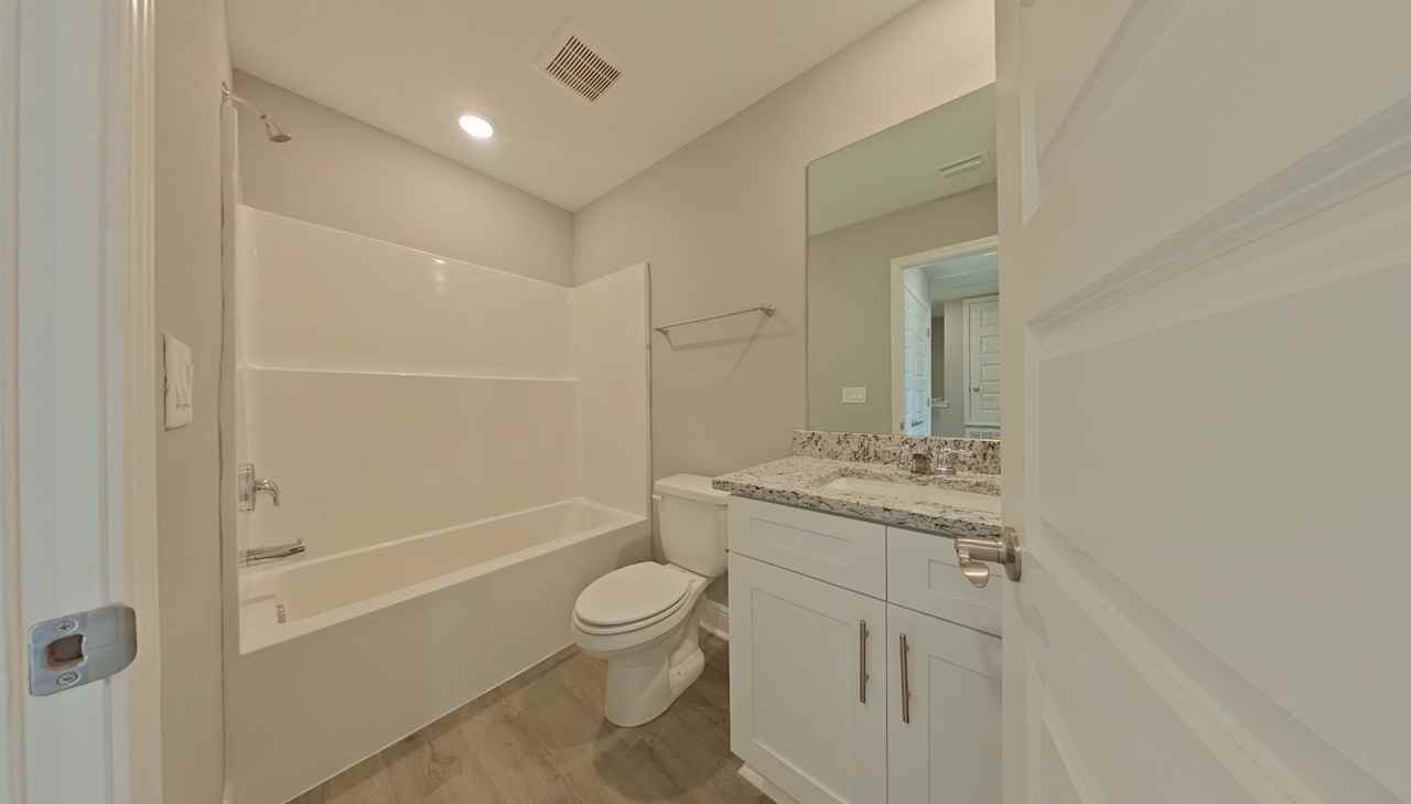 812 Kenneth Dr - Photo 2 of 17