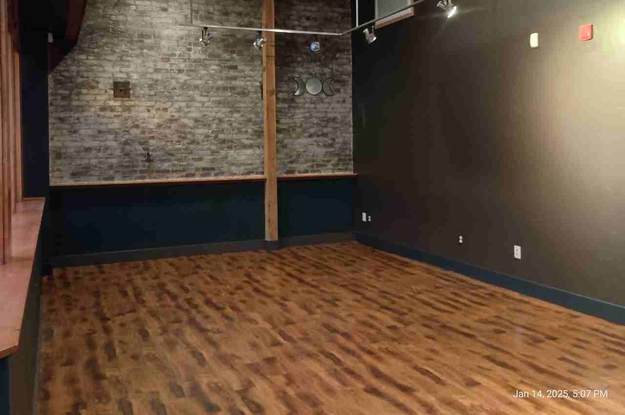 5727A Dunsmuir Ave - Photo 2 of 10