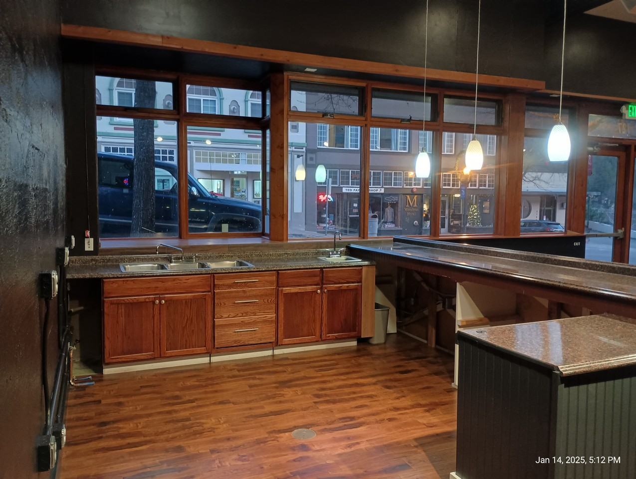 5727A Dunsmuir Ave - Photo 7 of 10