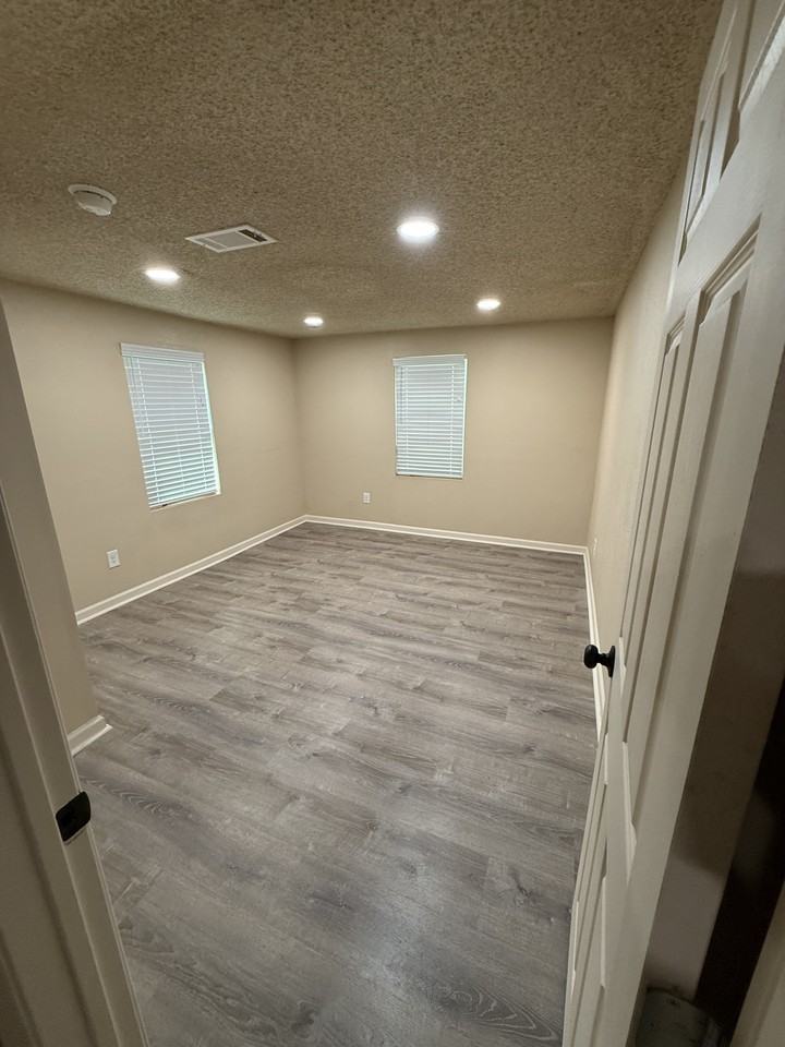 760 Wayne Ave #NA - Photo 7 of 18