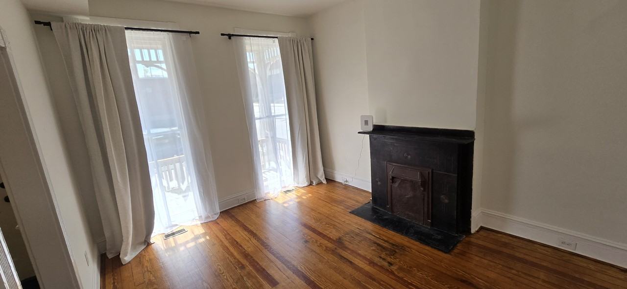 1128 W Marshall St #NA - Photo 4 of 44