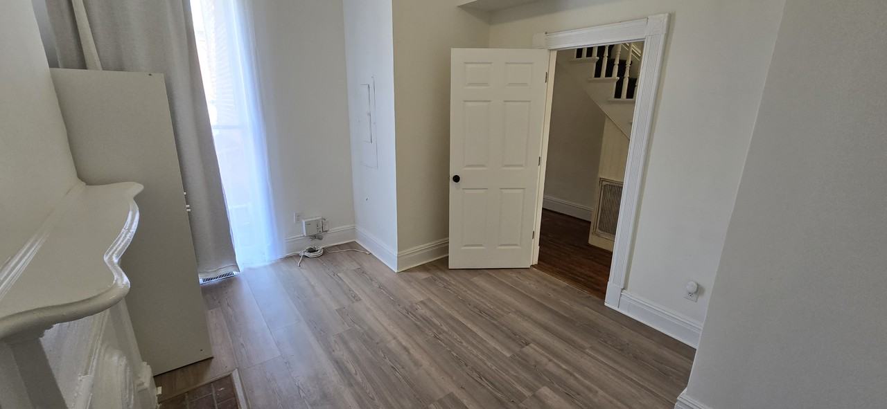 1128 W Marshall St #NA - Photo 7 of 44