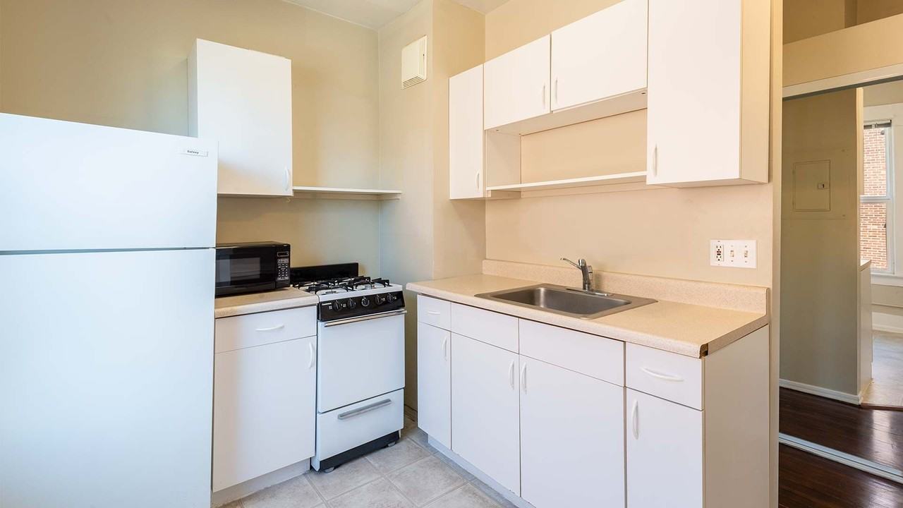 1717 12th Ave - Photo 3 of 30