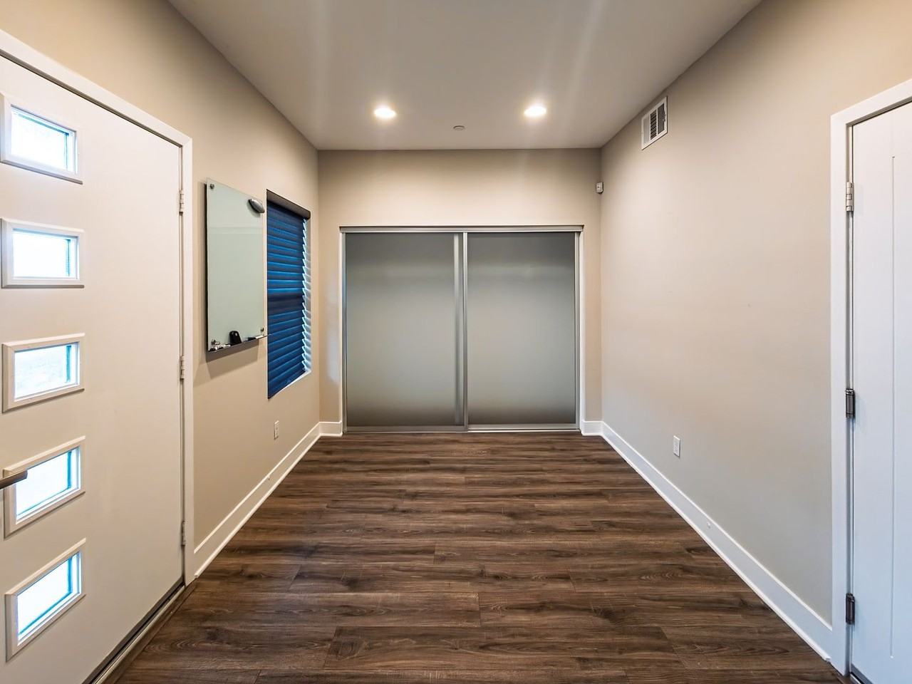 2753 Waverly Dr - Photo 3 of 33