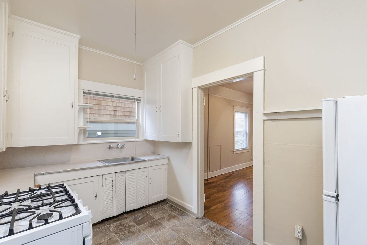 1022-1036 NE Hancock St - Photo 3 of 18
