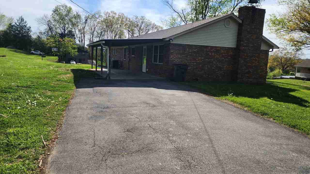 2641 Mark Ln - Photo 3 of 24