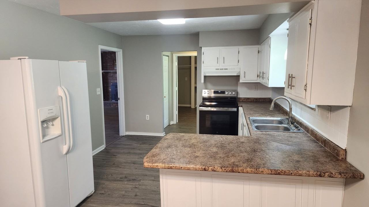 2641 Mark Ln - Photo 6 of 24