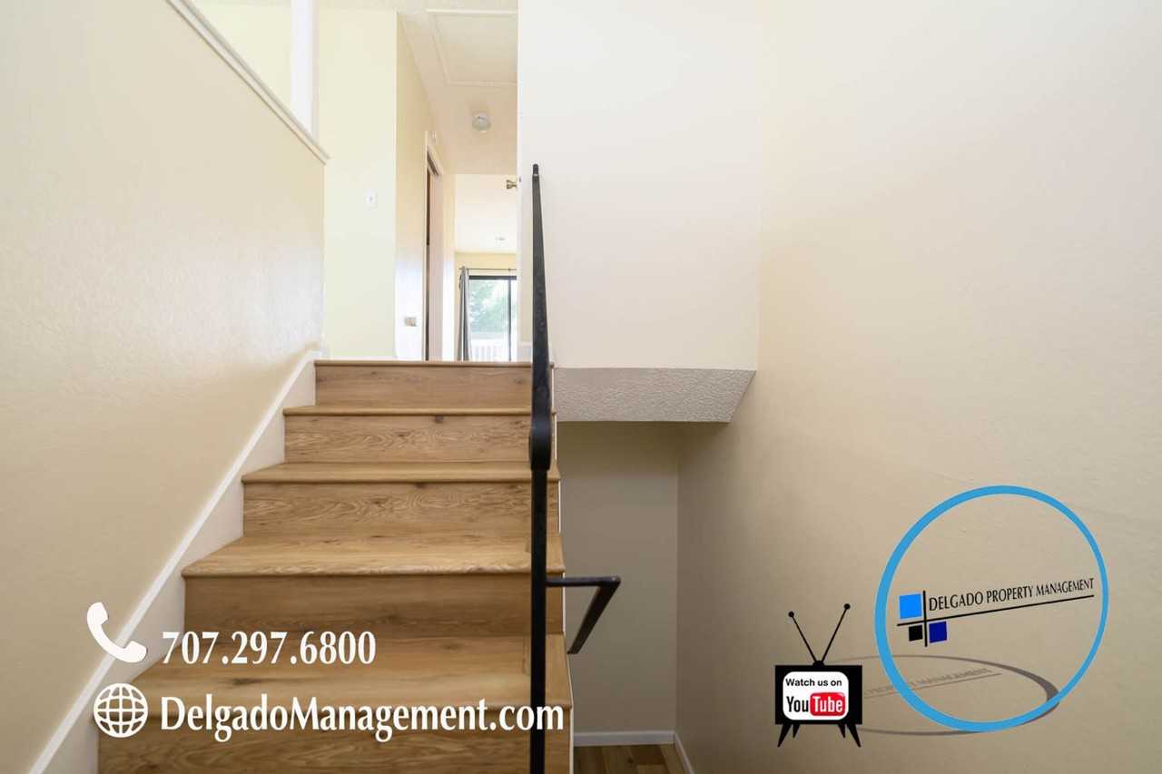 2131 Clearview Cir #1 - Photo 5 of 31