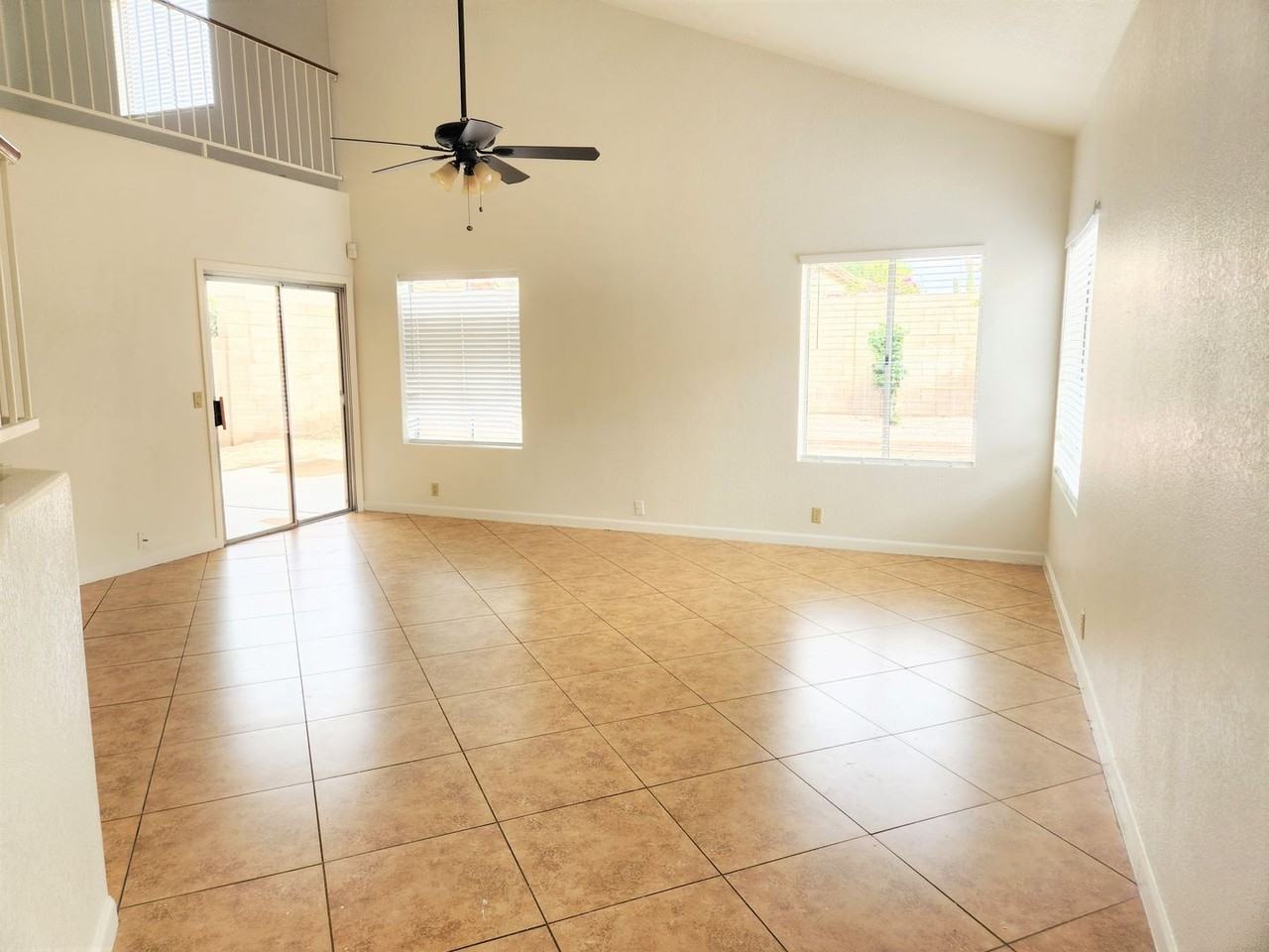 4320 E Morrow Dr - Photo 3 of 20