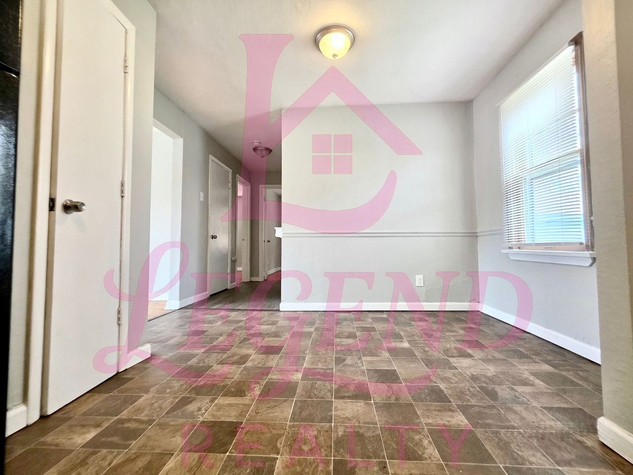 6214 Jefferson Ave - Photo 5 of 10