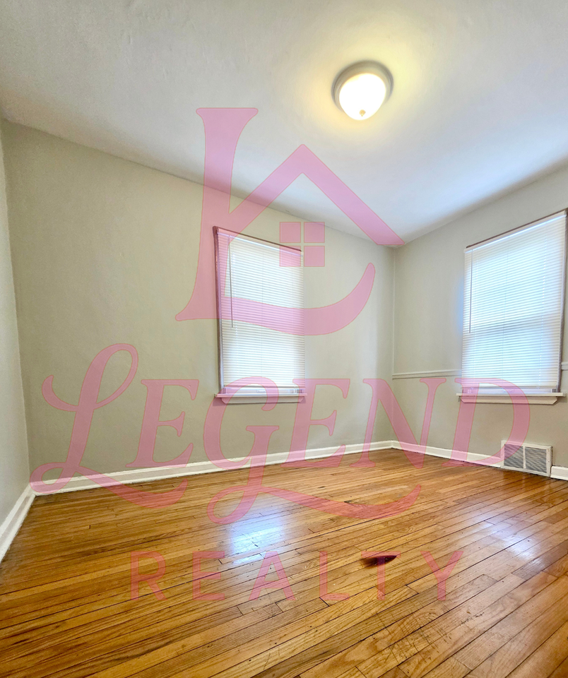 6214 Jefferson Ave - Photo 7 of 10