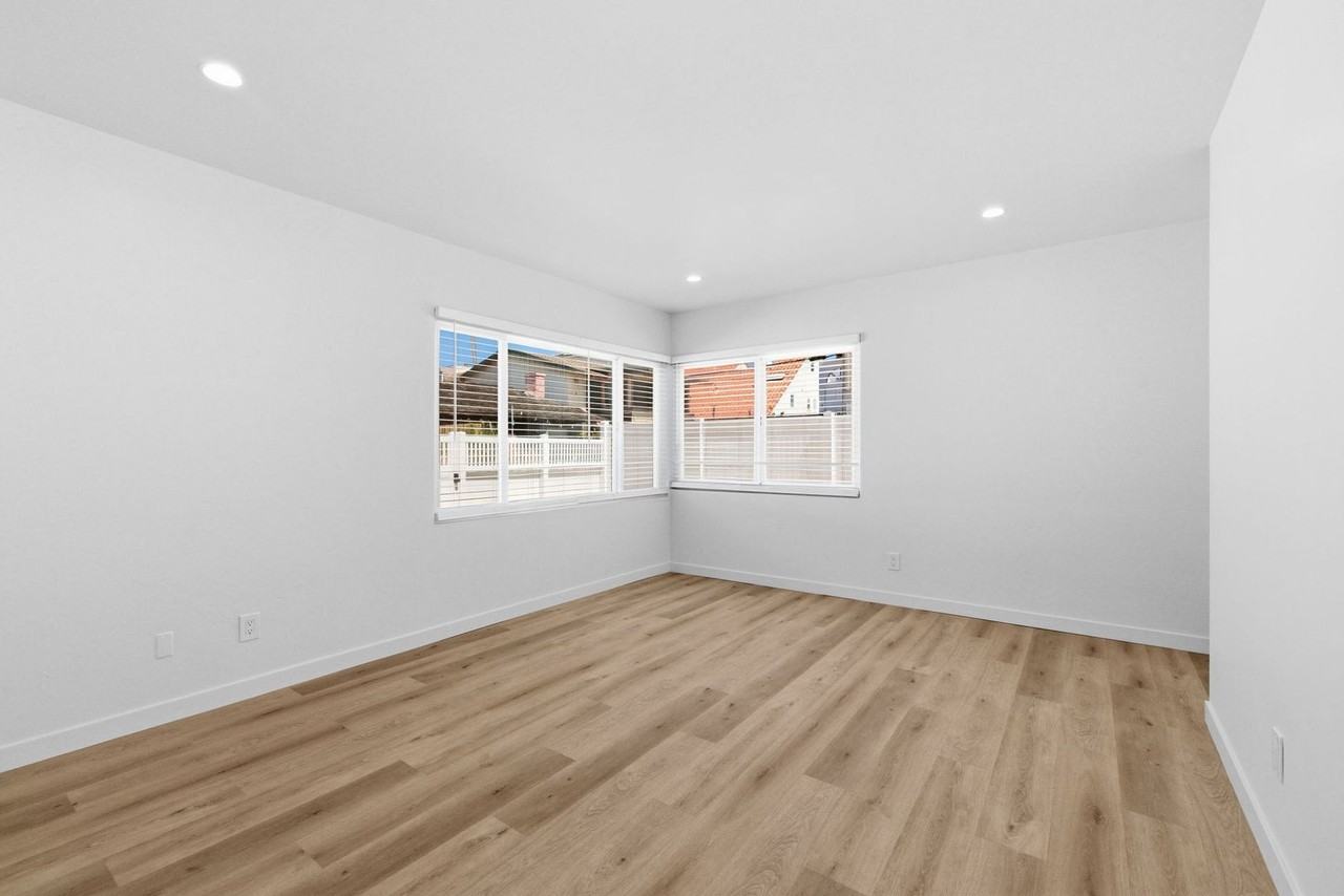 Liverpool Apartments - Photo 6 of 31